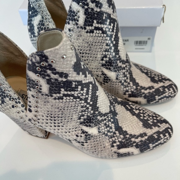 Steve Madden Snakeskin booties - Picture 9 of 15